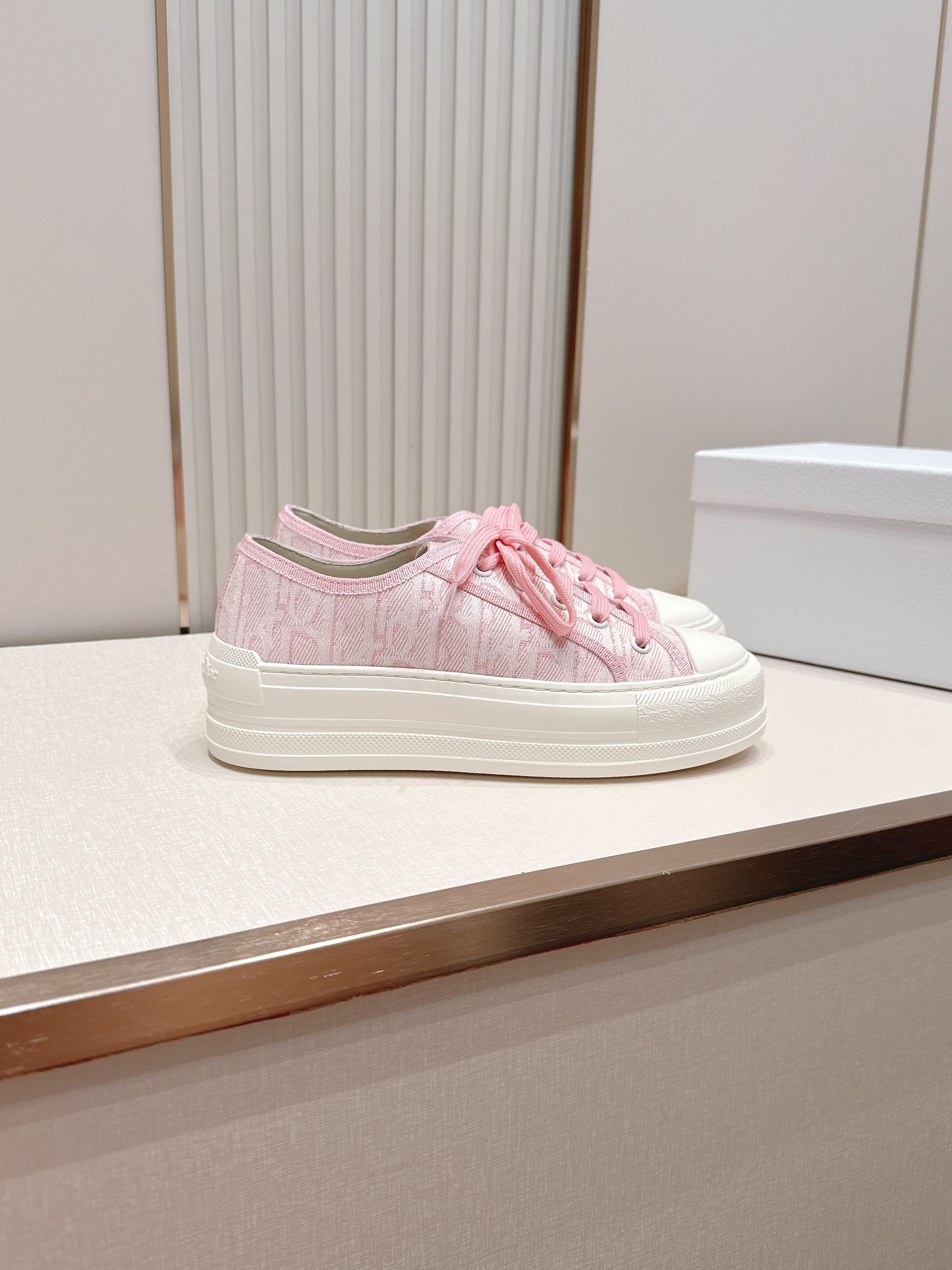 2026最新色系！ 顶级版本  Dior迪奥Walk'n系列 老花 刺绣 厚底帆布鞋 休闲鞋  全新升级