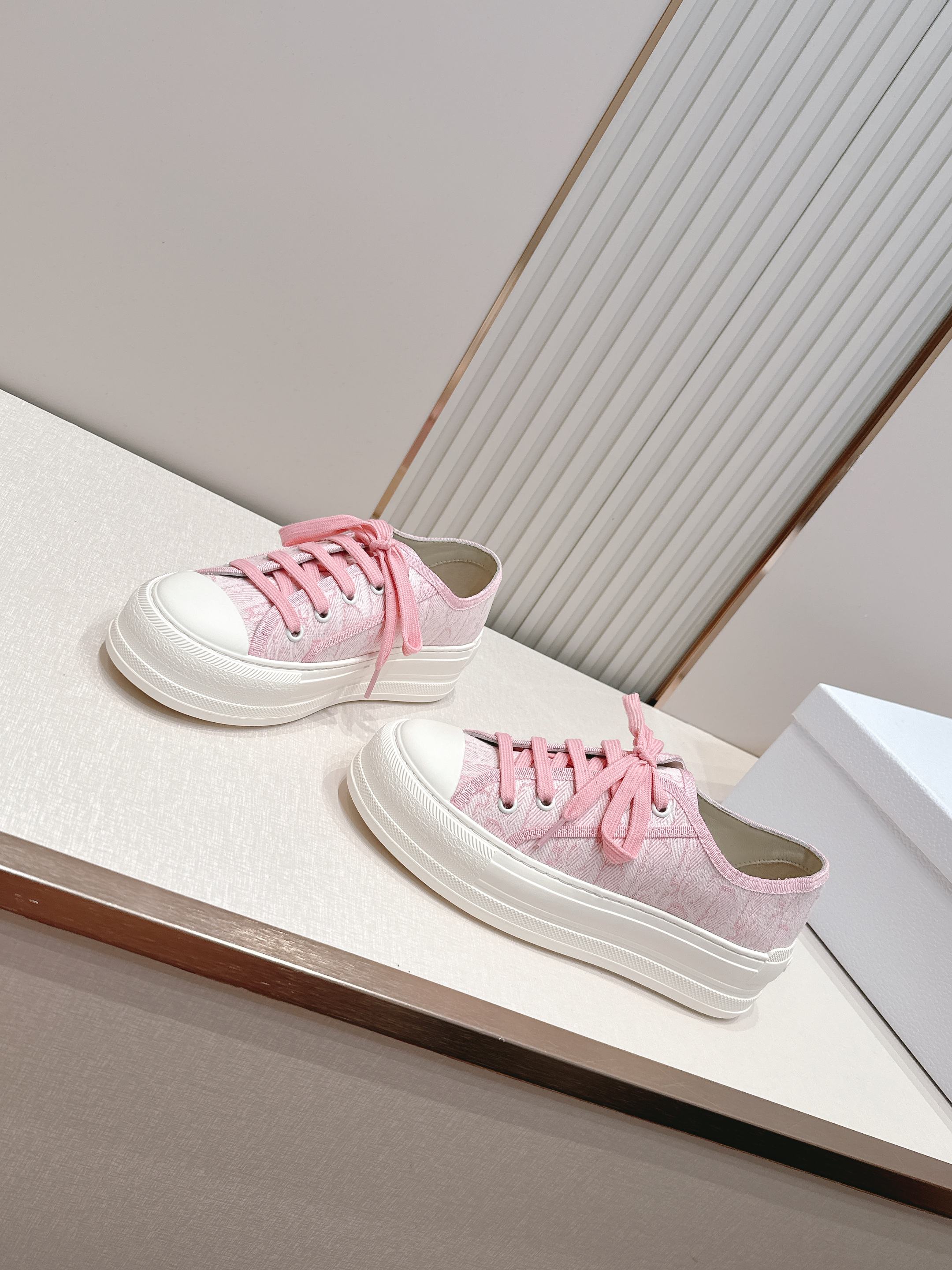 2026最新色系！ 顶级版本  Dior迪奥Walk'n系列 老花 刺绣 厚底帆布鞋 休闲鞋  全新升级