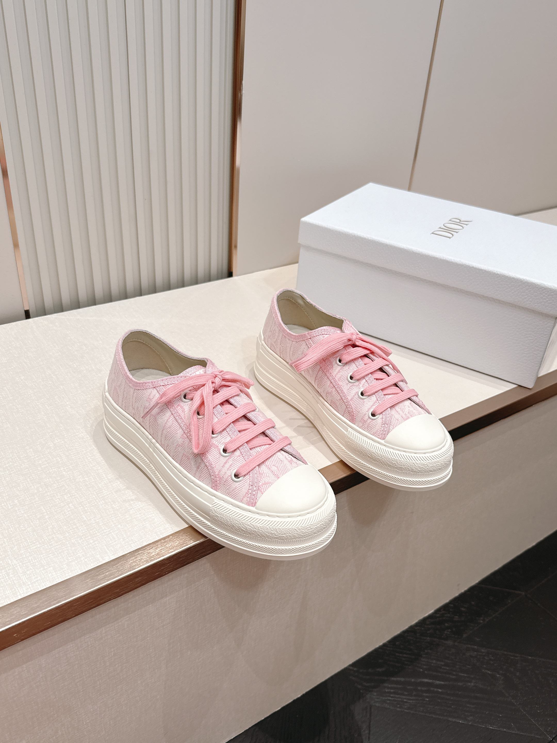 2026最新色系！ 顶级版本  Dior迪奥Walk'n系列 老花 刺绣 厚底帆布鞋 休闲鞋  全新升级