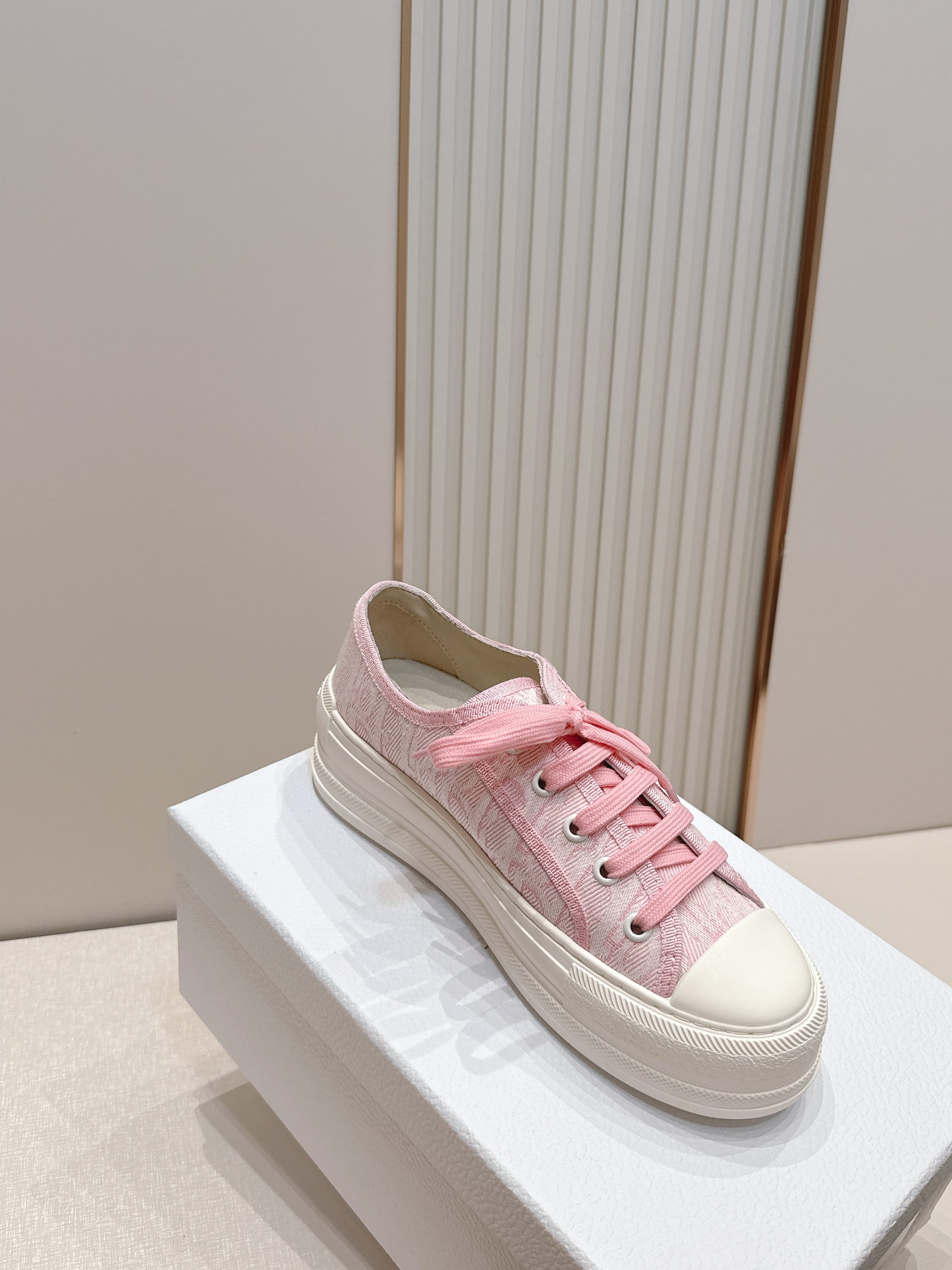 2026最新色系！ 顶级版本  Dior迪奥Walk'n系列 老花 刺绣 厚底帆布鞋 休闲鞋  全新升级