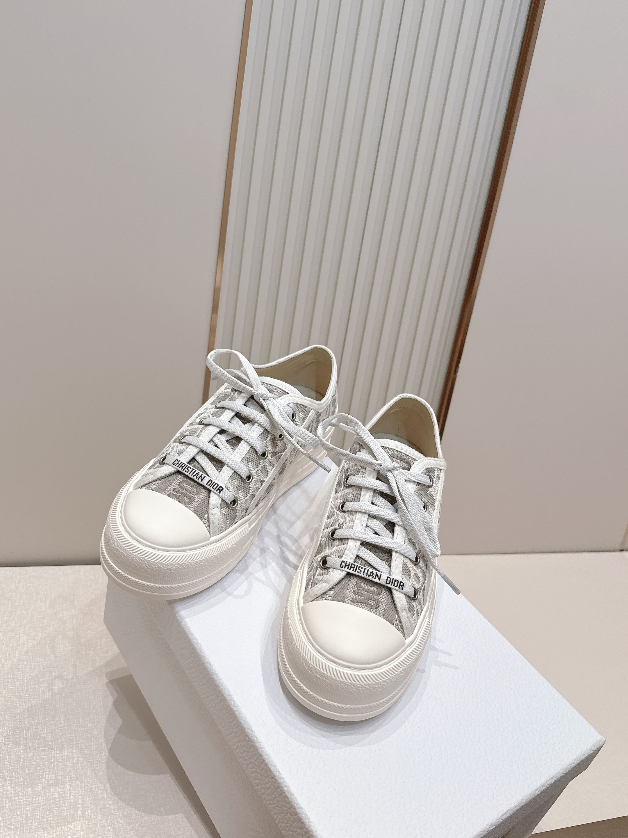 2026最新色系！ 顶级版本  Dior迪奥Walk'n系列 老花 刺绣 厚底帆布鞋 休闲鞋  全新升级