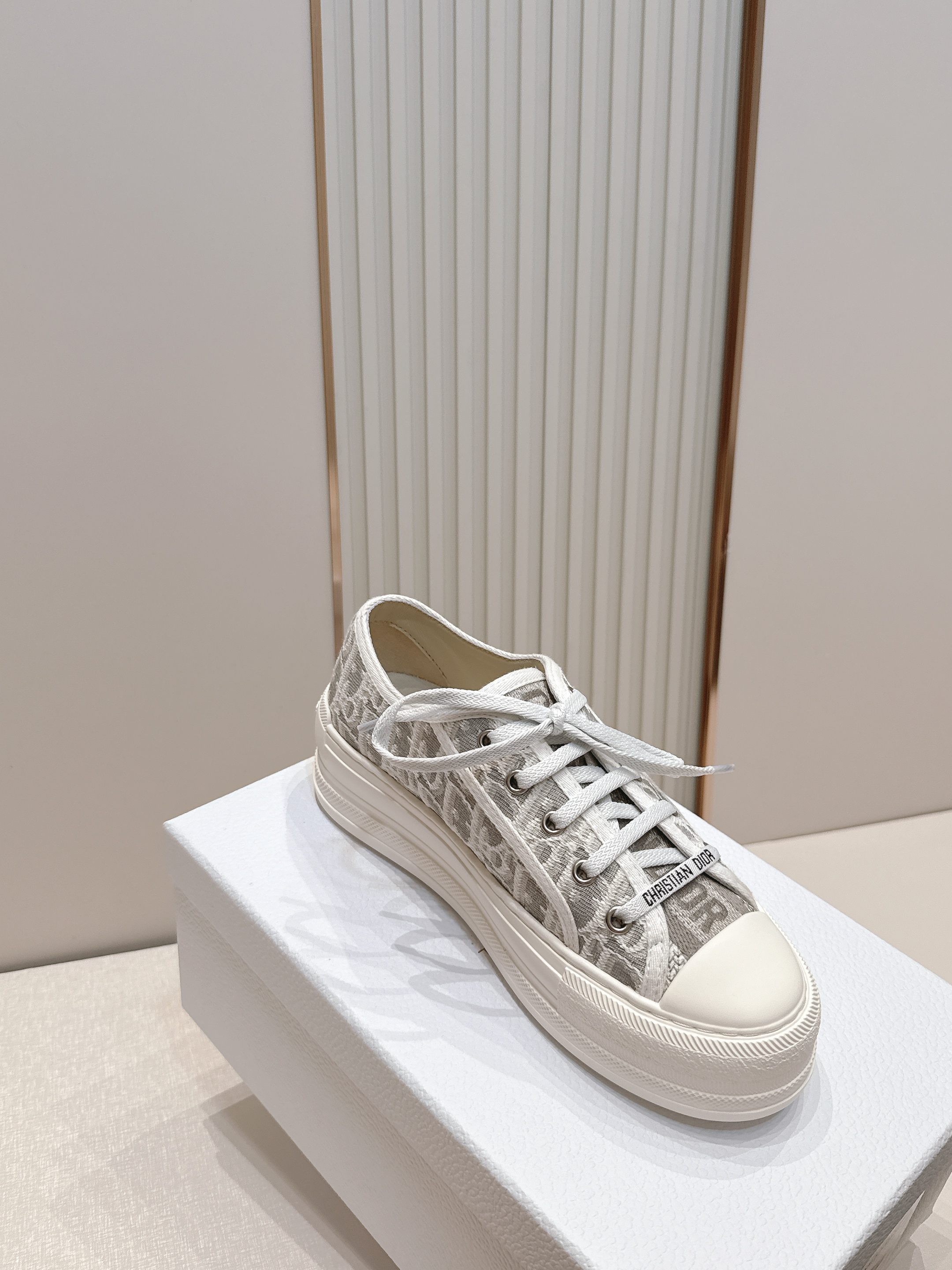 2026最新色系！ 顶级版本  Dior迪奥Walk'n系列 老花 刺绣 厚底帆布鞋 休闲鞋  全新升级