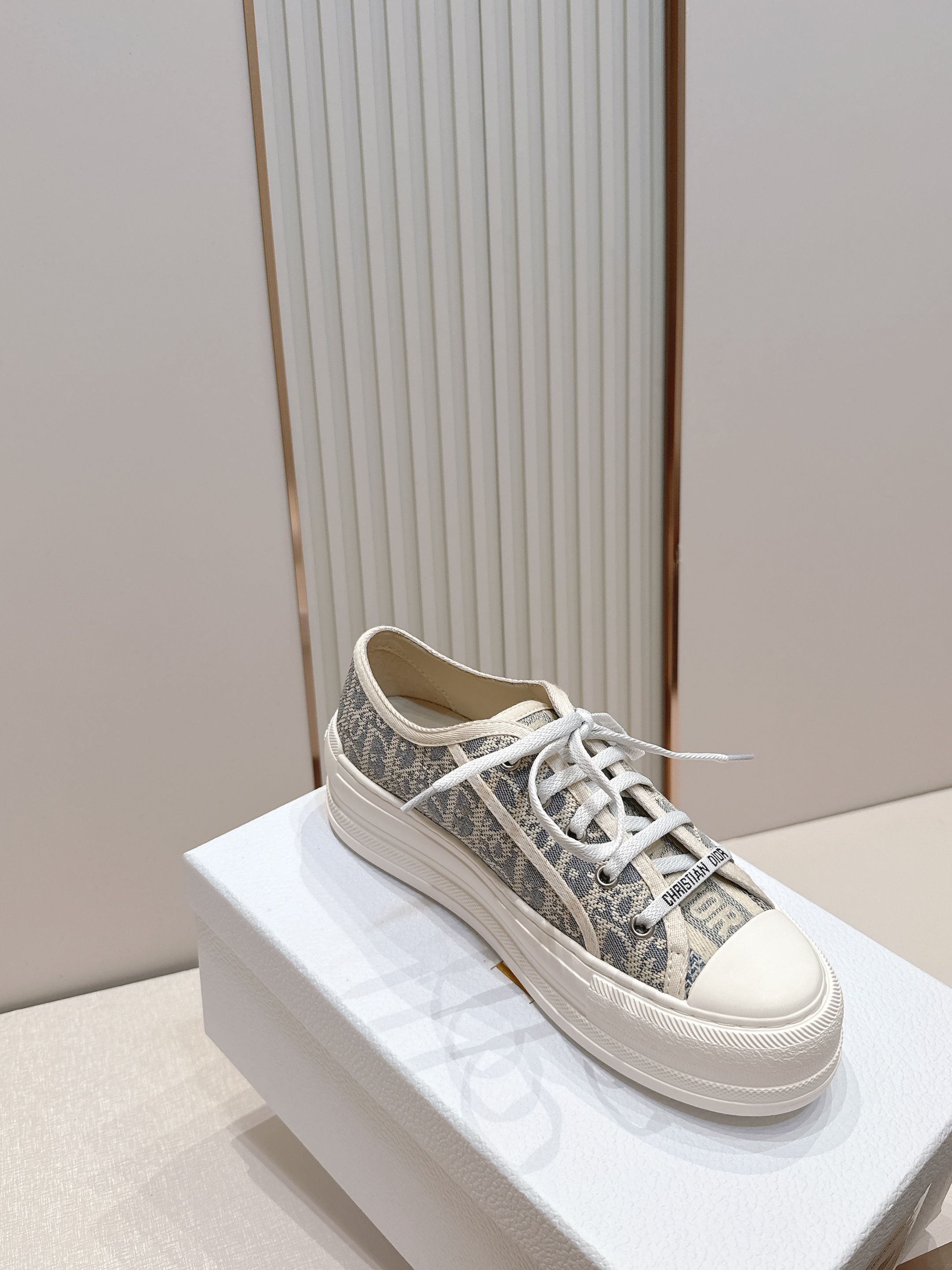 2026最新色系！ 顶级版本  Dior迪奥Walk'n系列 老花 刺绣 厚底帆布鞋 休闲鞋  全新升级