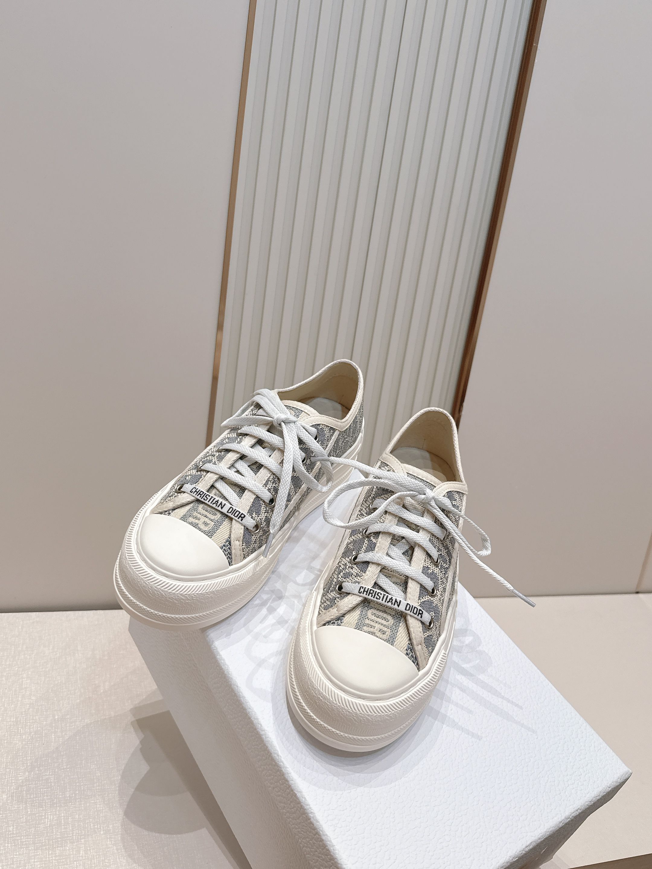 2026最新色系！ 顶级版本  Dior迪奥Walk'n系列 老花 刺绣 厚底帆布鞋 休闲鞋  全新升级