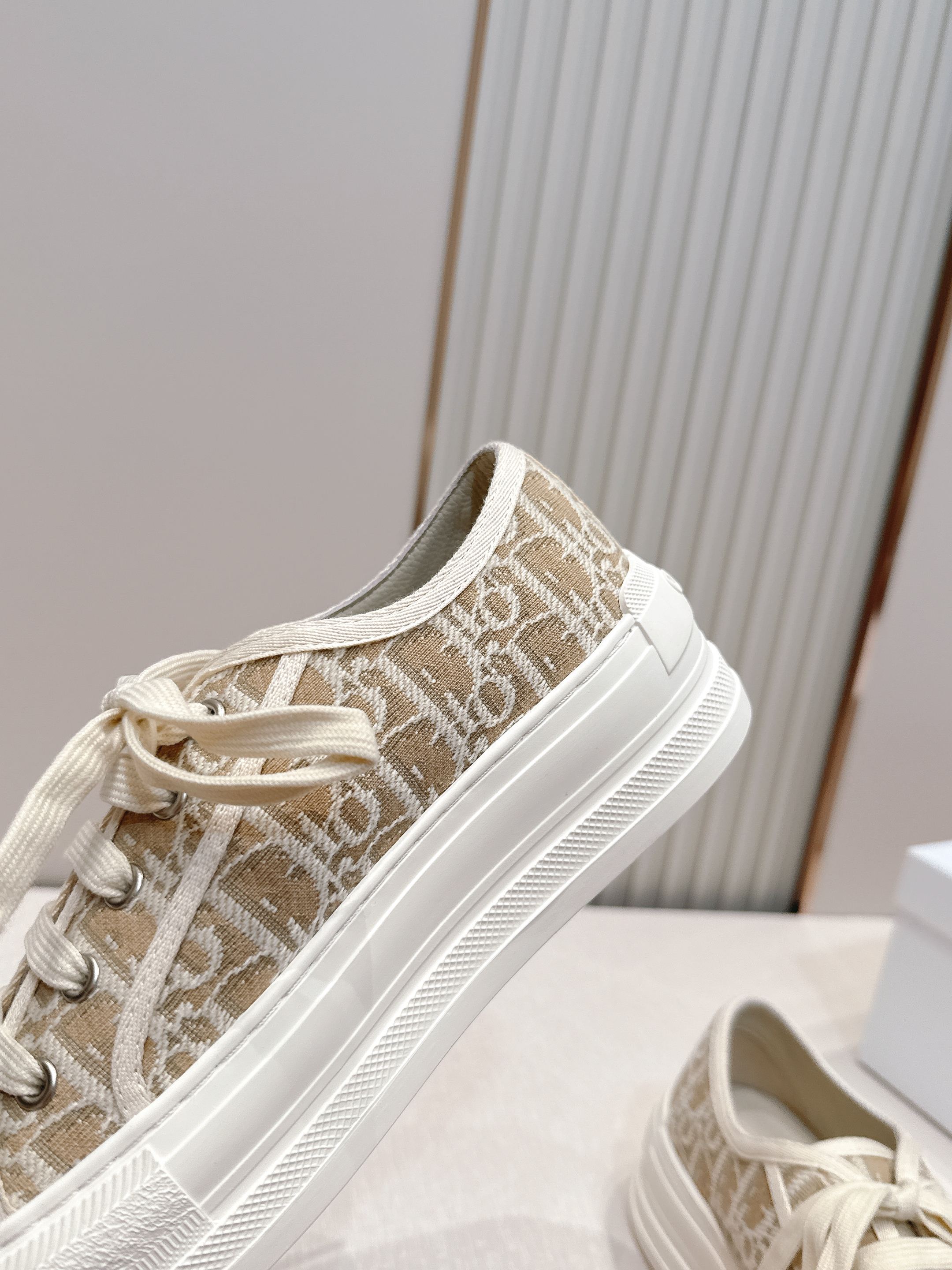 2026最新色系！ 顶级版本  Dior迪奥Walk'n系列 老花 刺绣 厚底帆布鞋 休闲鞋  全新升级