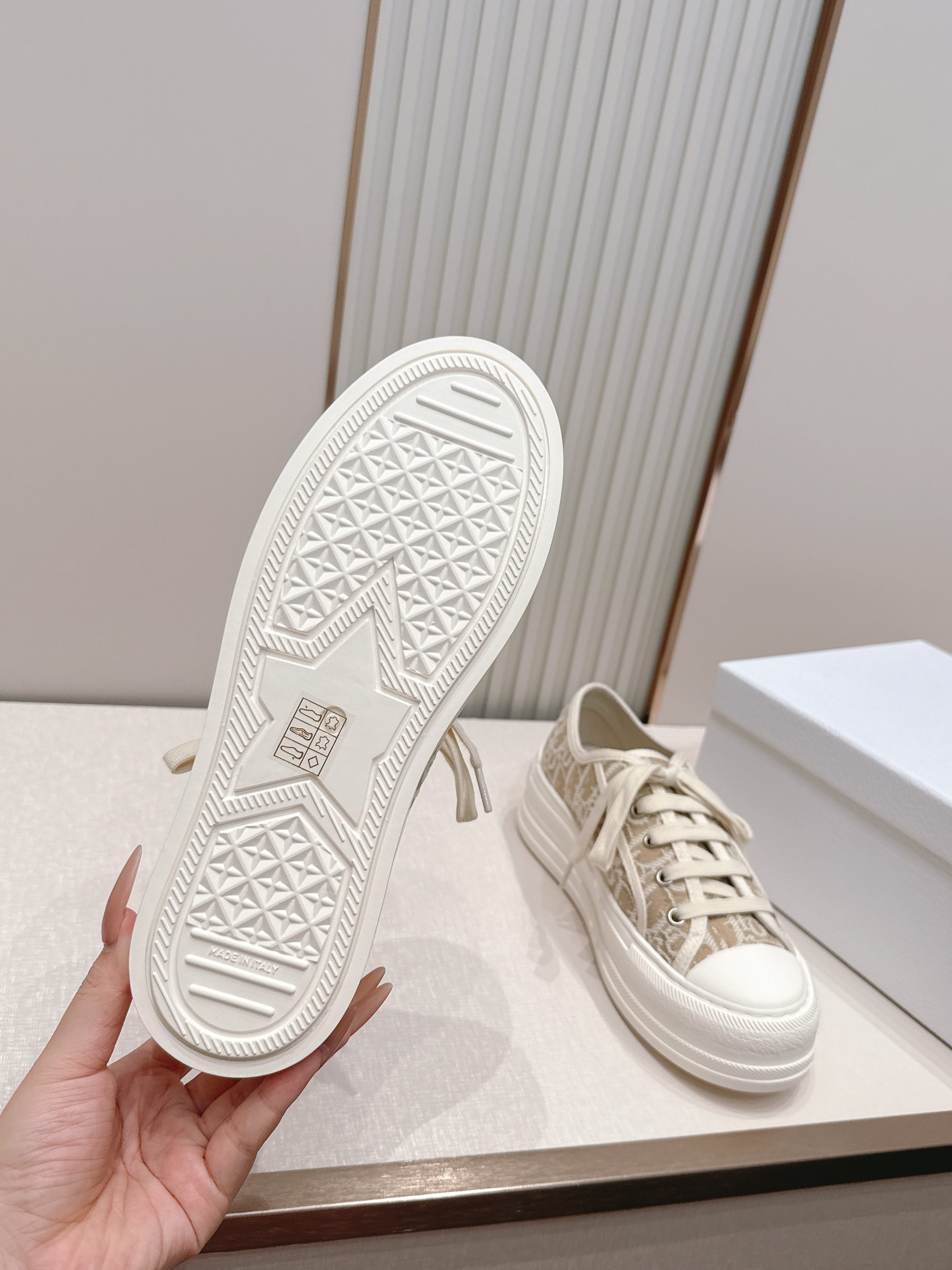 2026最新色系！ 顶级版本  Dior迪奥Walk'n系列 老花 刺绣 厚底帆布鞋 休闲鞋  全新升级