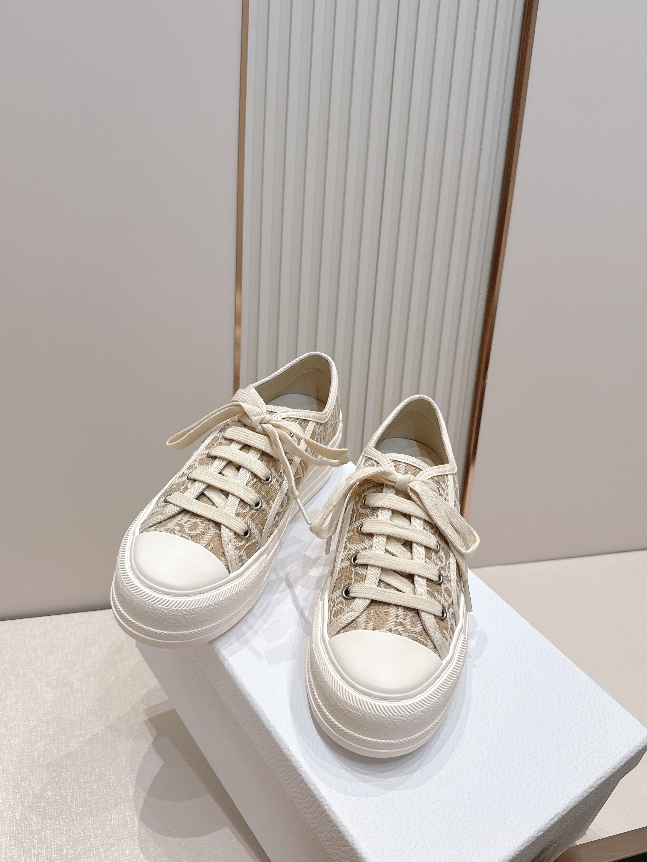 2026最新色系！ 顶级版本  Dior迪奥Walk'n系列 老花 刺绣 厚底帆布鞋 休闲鞋  全新升级