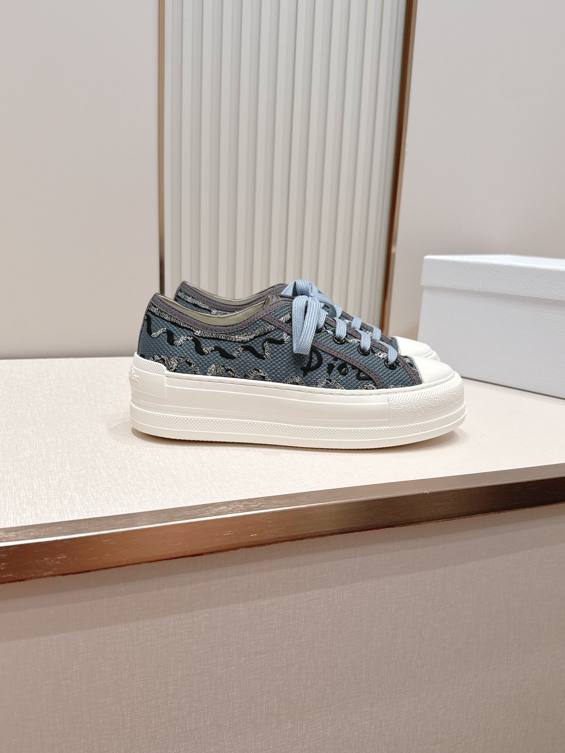2026最新色系！ 顶级版本  Dior迪奥Walk'n系列 老花 刺绣 厚底帆布鞋 休闲鞋  全新升级