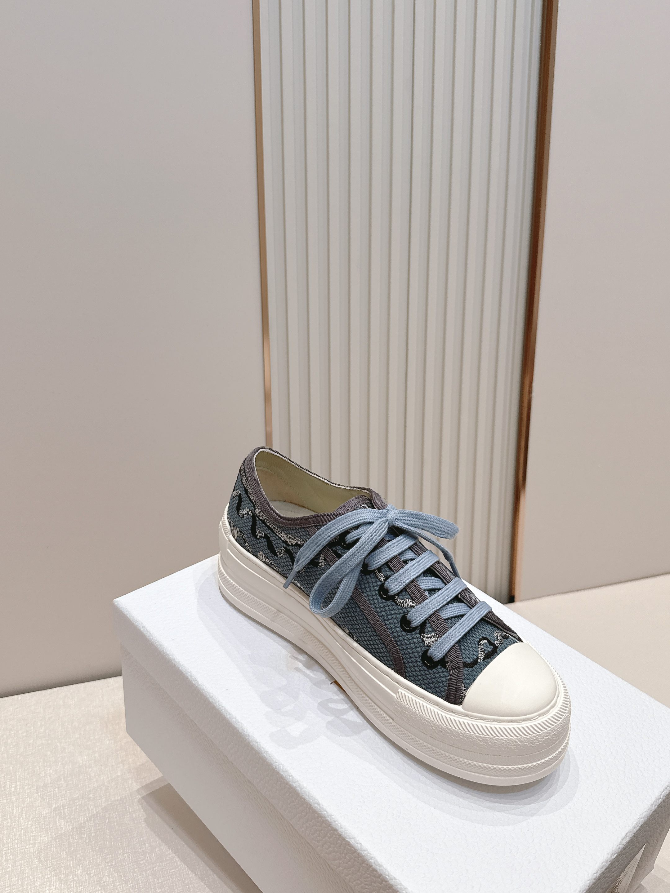 2026最新色系！ 顶级版本  Dior迪奥Walk'n系列 老花 刺绣 厚底帆布鞋 休闲鞋  全新升级