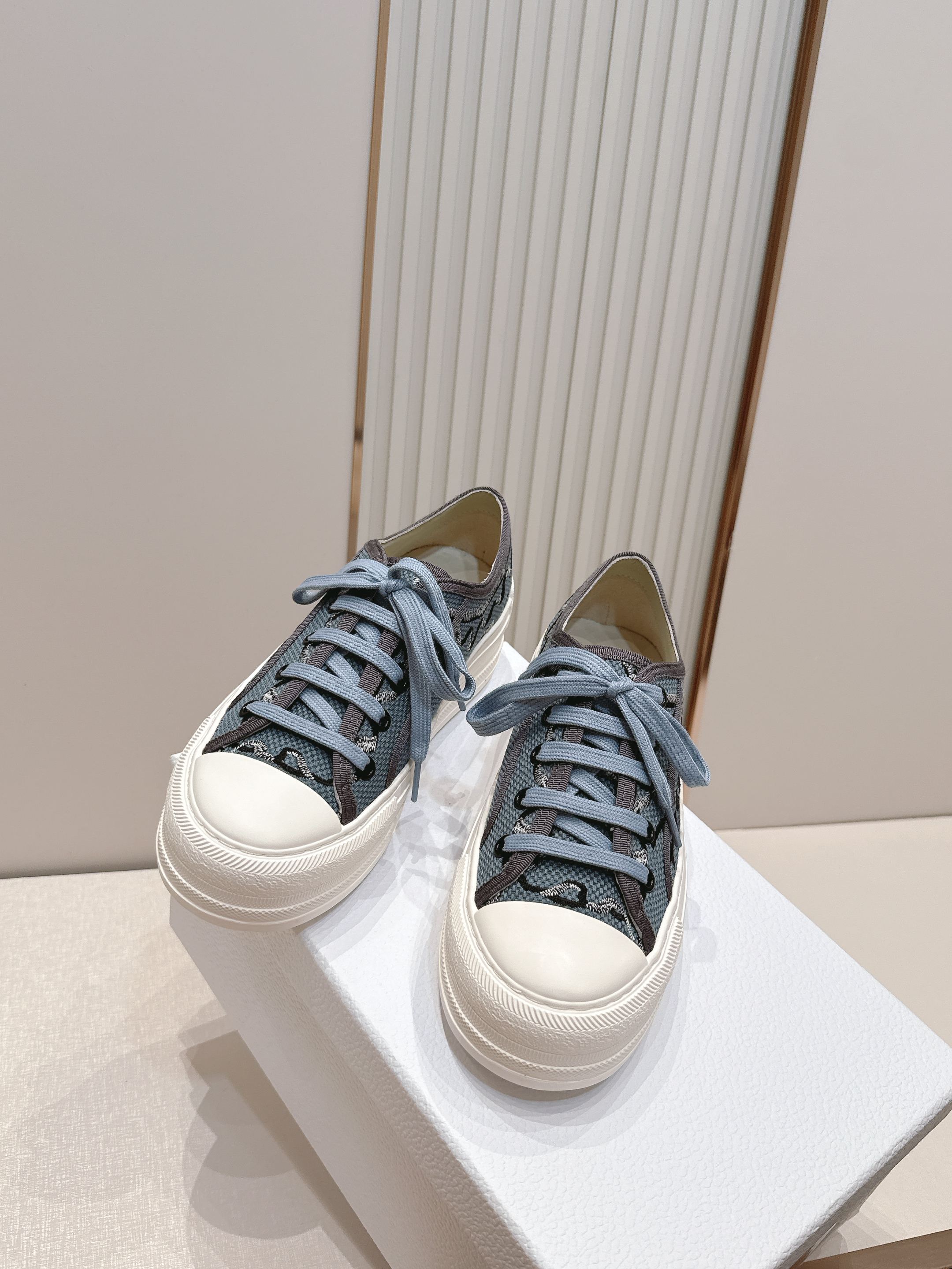 2026最新色系！ 顶级版本  Dior迪奥Walk'n系列 老花 刺绣 厚底帆布鞋 休闲鞋  全新升级