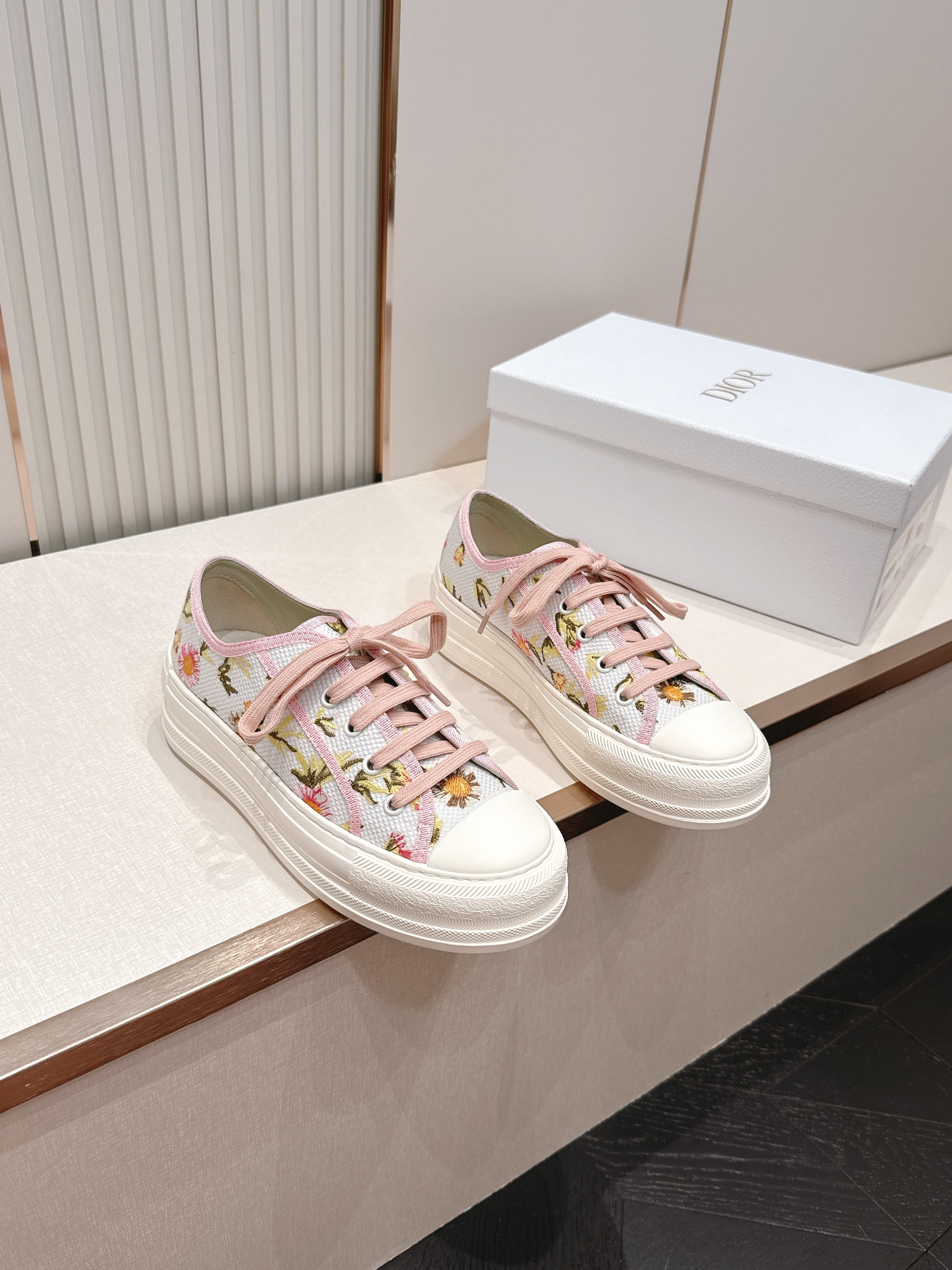 2026最新色系！ 顶级版本  Dior迪奥Walk'n系列 老花 刺绣 厚底帆布鞋 休闲鞋  全新升级