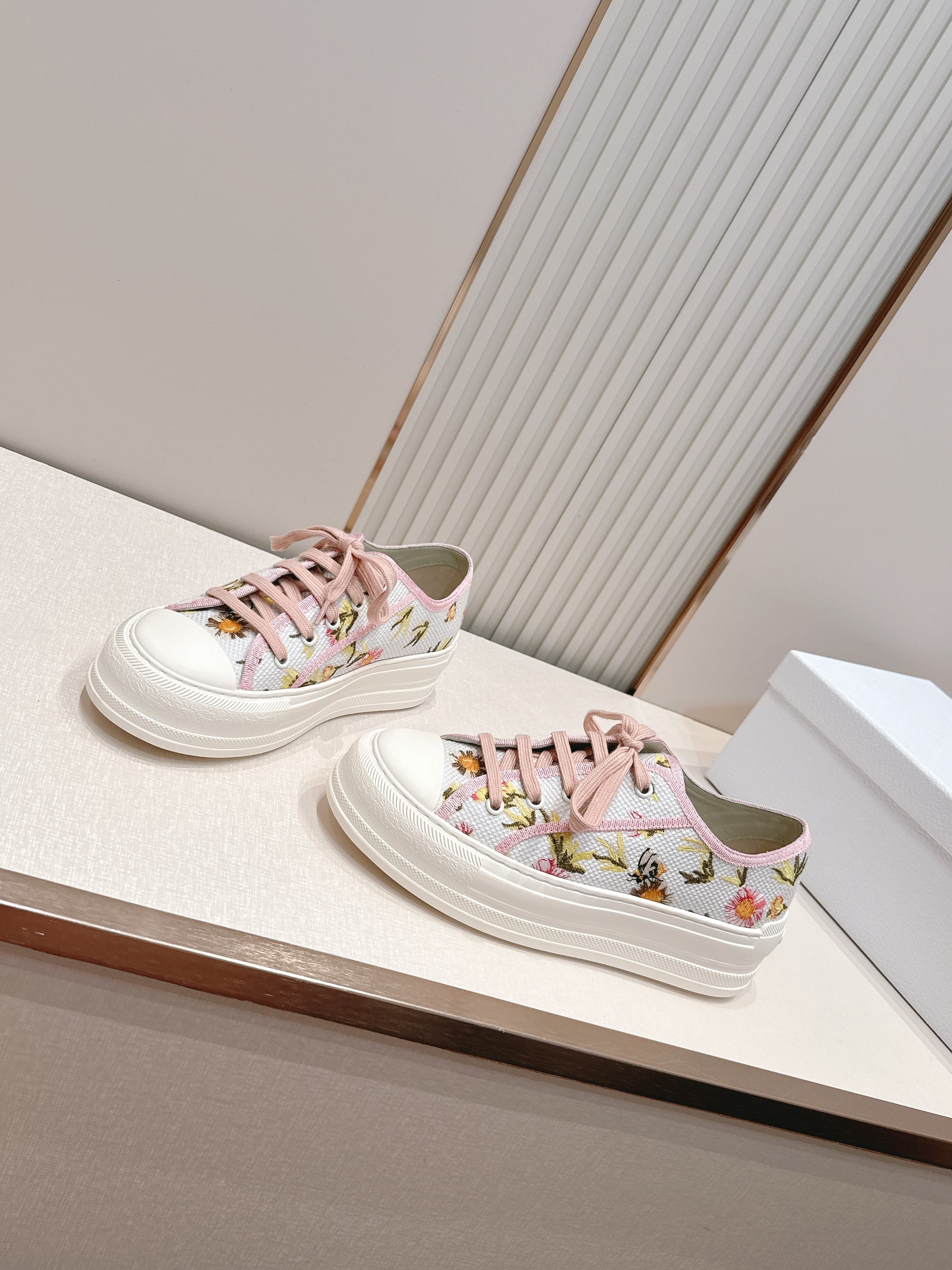 2026最新色系！ 顶级版本  Dior迪奥Walk'n系列 老花 刺绣 厚底帆布鞋 休闲鞋  全新升级