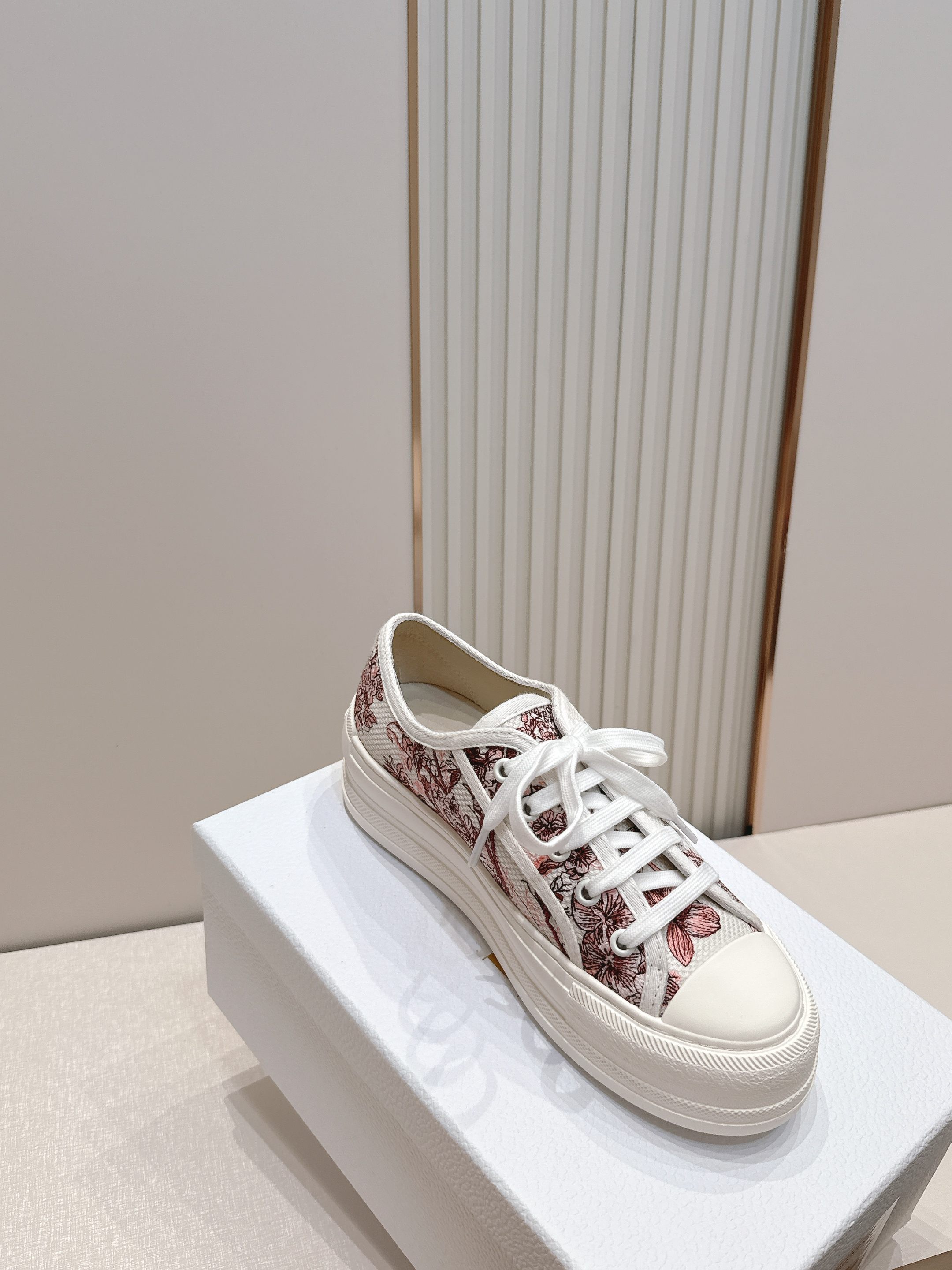 2026最新色系！ 顶级版本  Dior迪奥Walk'n系列 老花 刺绣 厚底帆布鞋 休闲鞋  全新升级