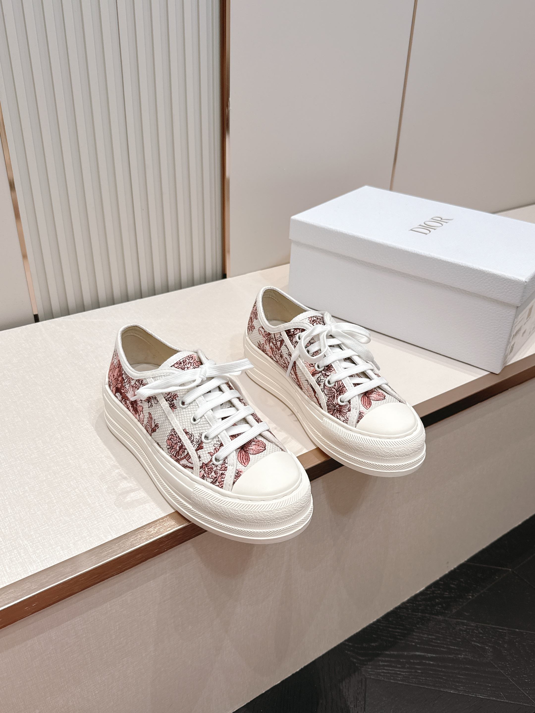 2026最新色系！ 顶级版本  Dior迪奥Walk'n系列 老花 刺绣 厚底帆布鞋 休闲鞋  全新升级