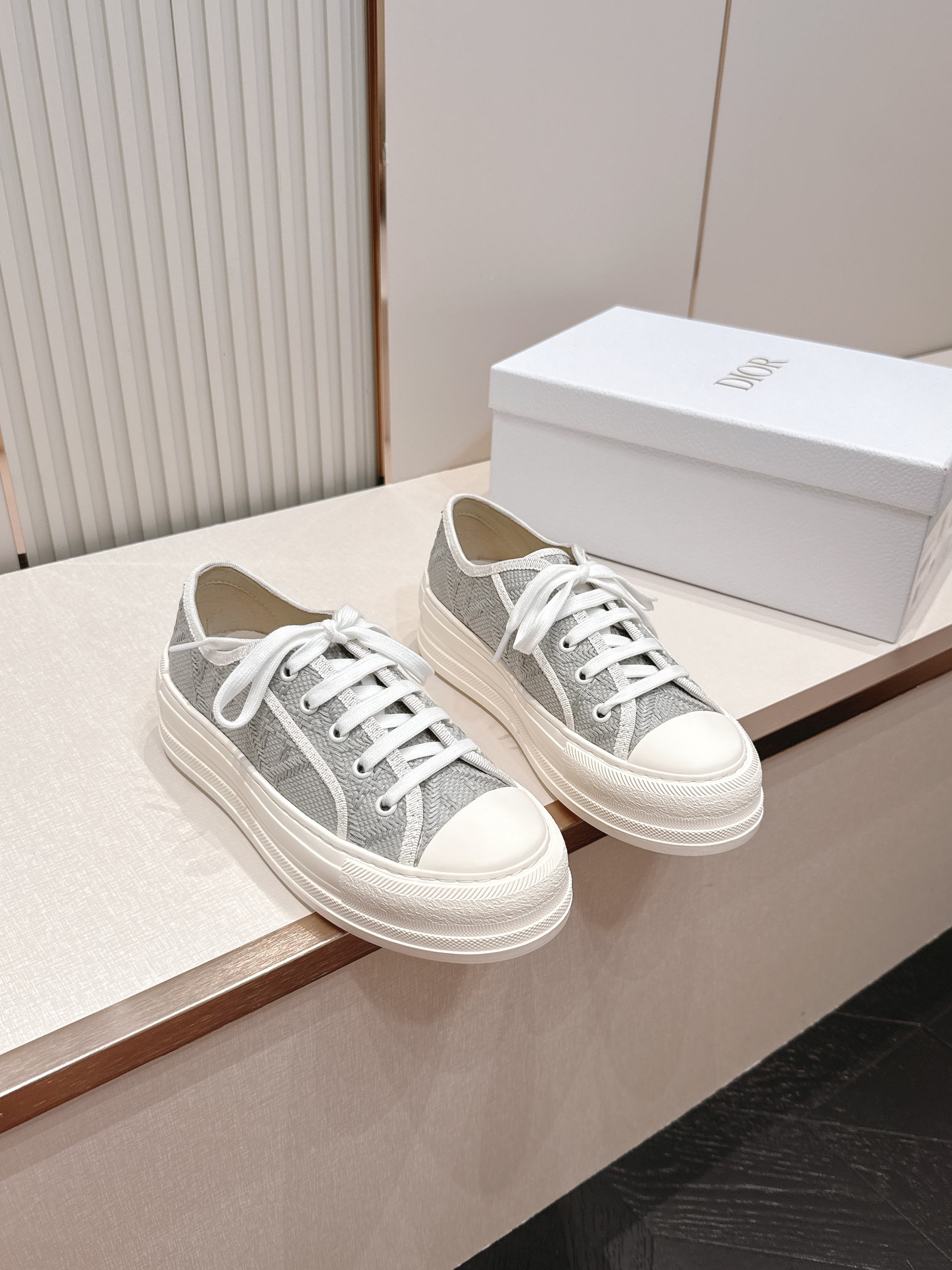 2026最新色系！ 顶级版本  Dior迪奥Walk'n系列 老花 刺绣 厚底帆布鞋 休闲鞋  全新升级