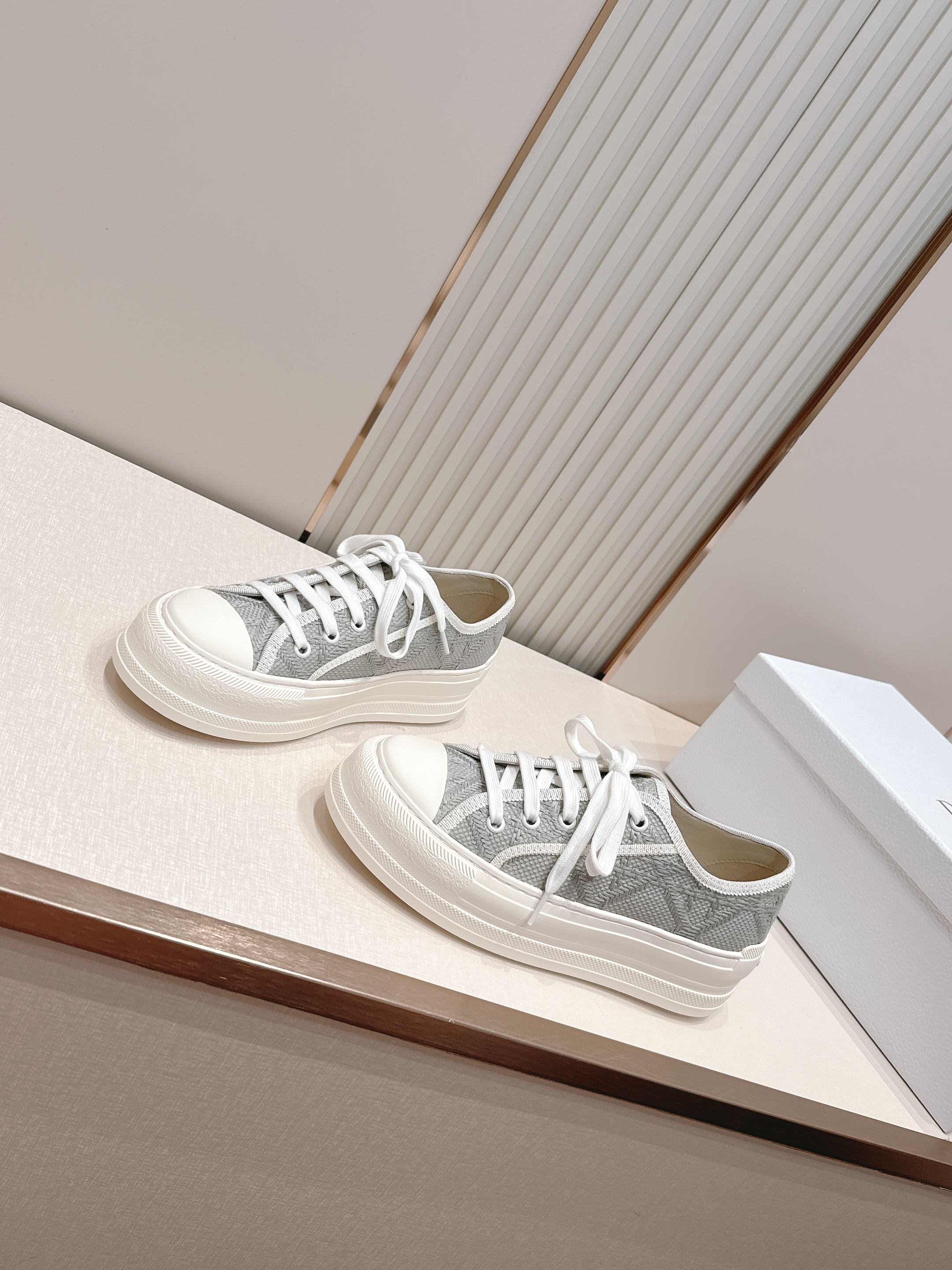 2026最新色系！ 顶级版本  Dior迪奥Walk'n系列 老花 刺绣 厚底帆布鞋 休闲鞋  全新升级