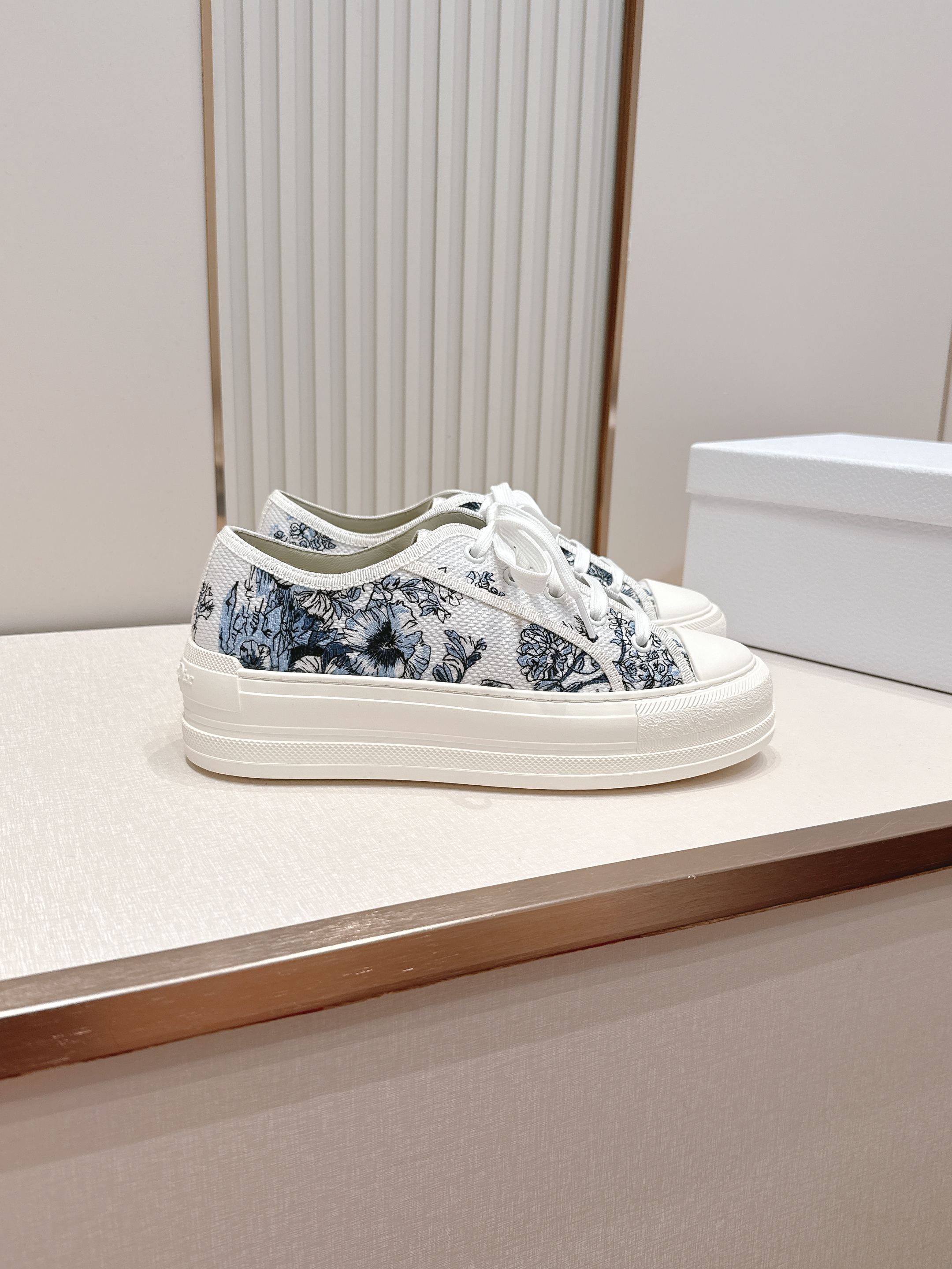 2026最新色系！ 顶级版本  Dior迪奥Walk'n系列 老花 刺绣 厚底帆布鞋 休闲鞋  全新升级