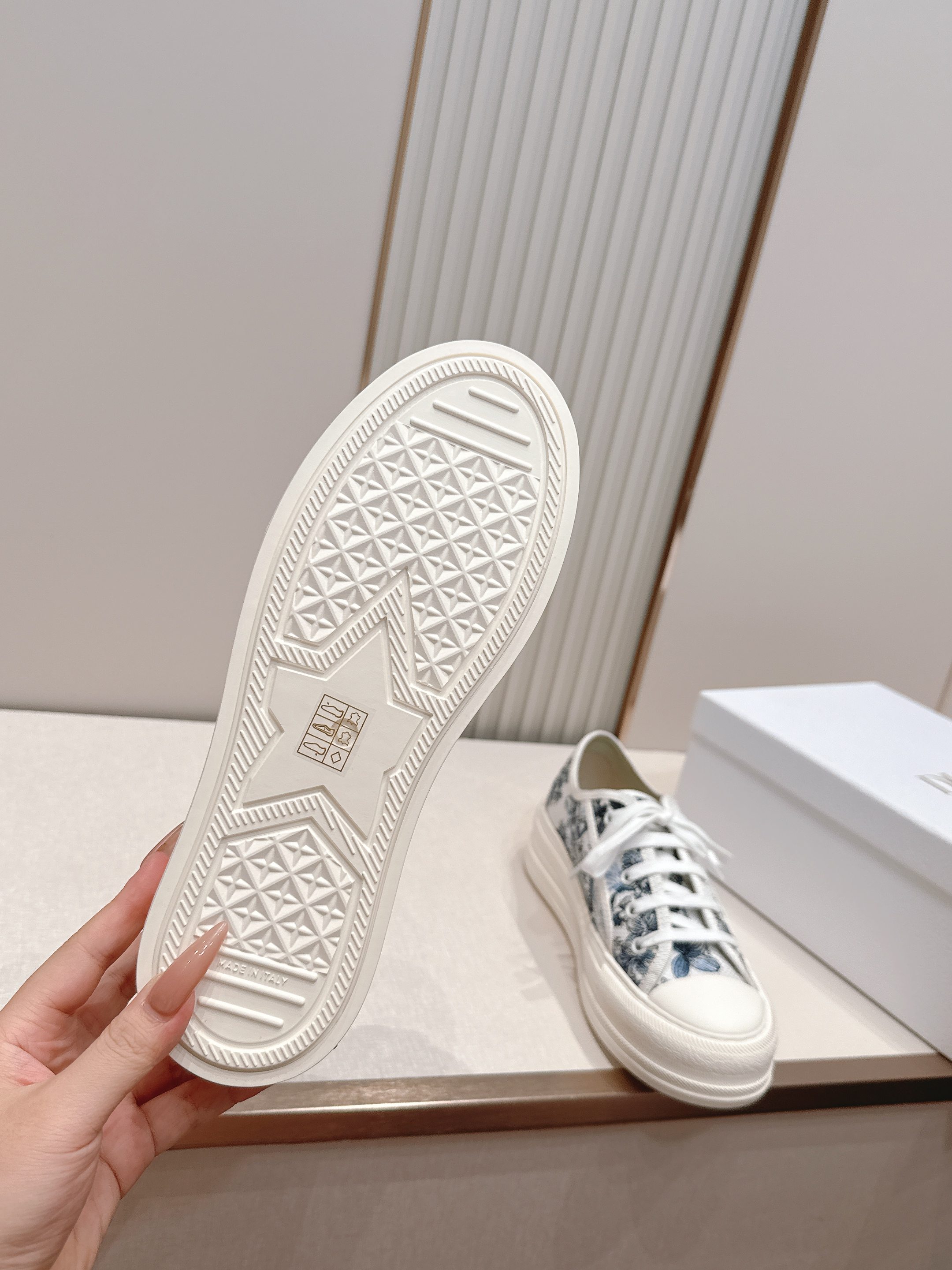2026最新色系！ 顶级版本  Dior迪奥Walk'n系列 老花 刺绣 厚底帆布鞋 休闲鞋  全新升级