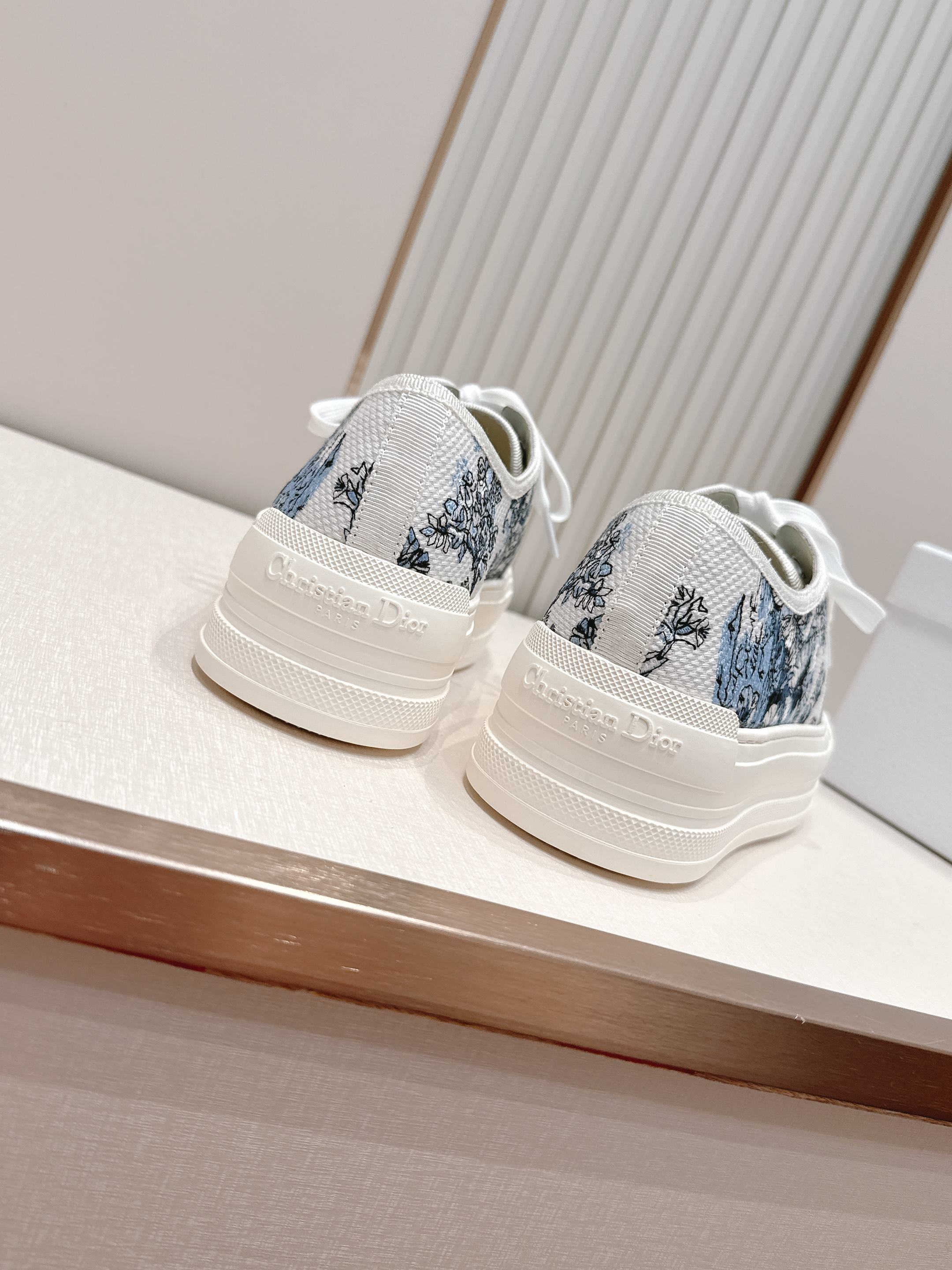 2026最新色系！ 顶级版本  Dior迪奥Walk'n系列 老花 刺绣 厚底帆布鞋 休闲鞋  全新升级