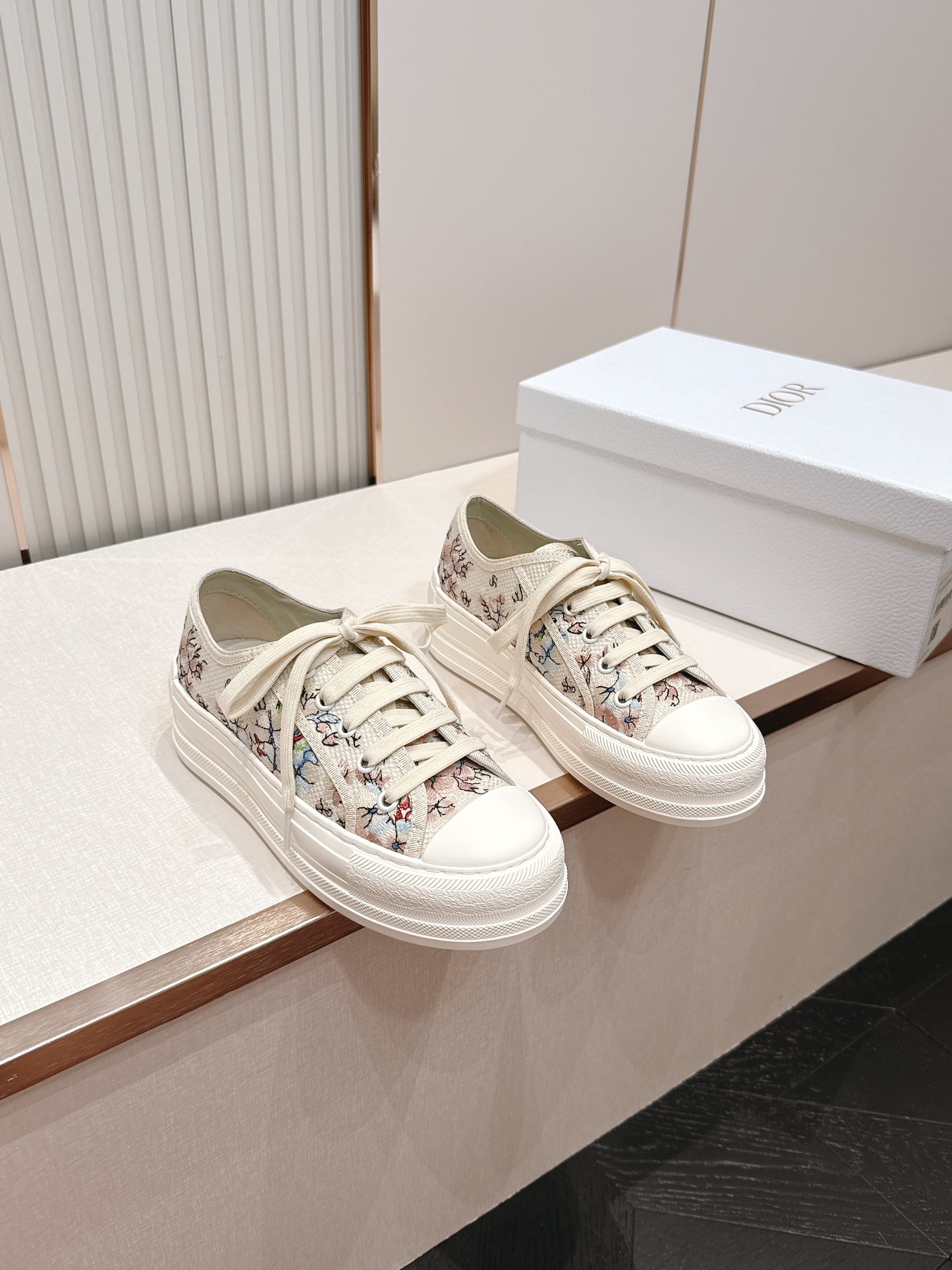 2026最新色系！ 顶级版本  Dior迪奥Walk'n系列 老花 刺绣 厚底帆布鞋 休闲鞋  全新升级