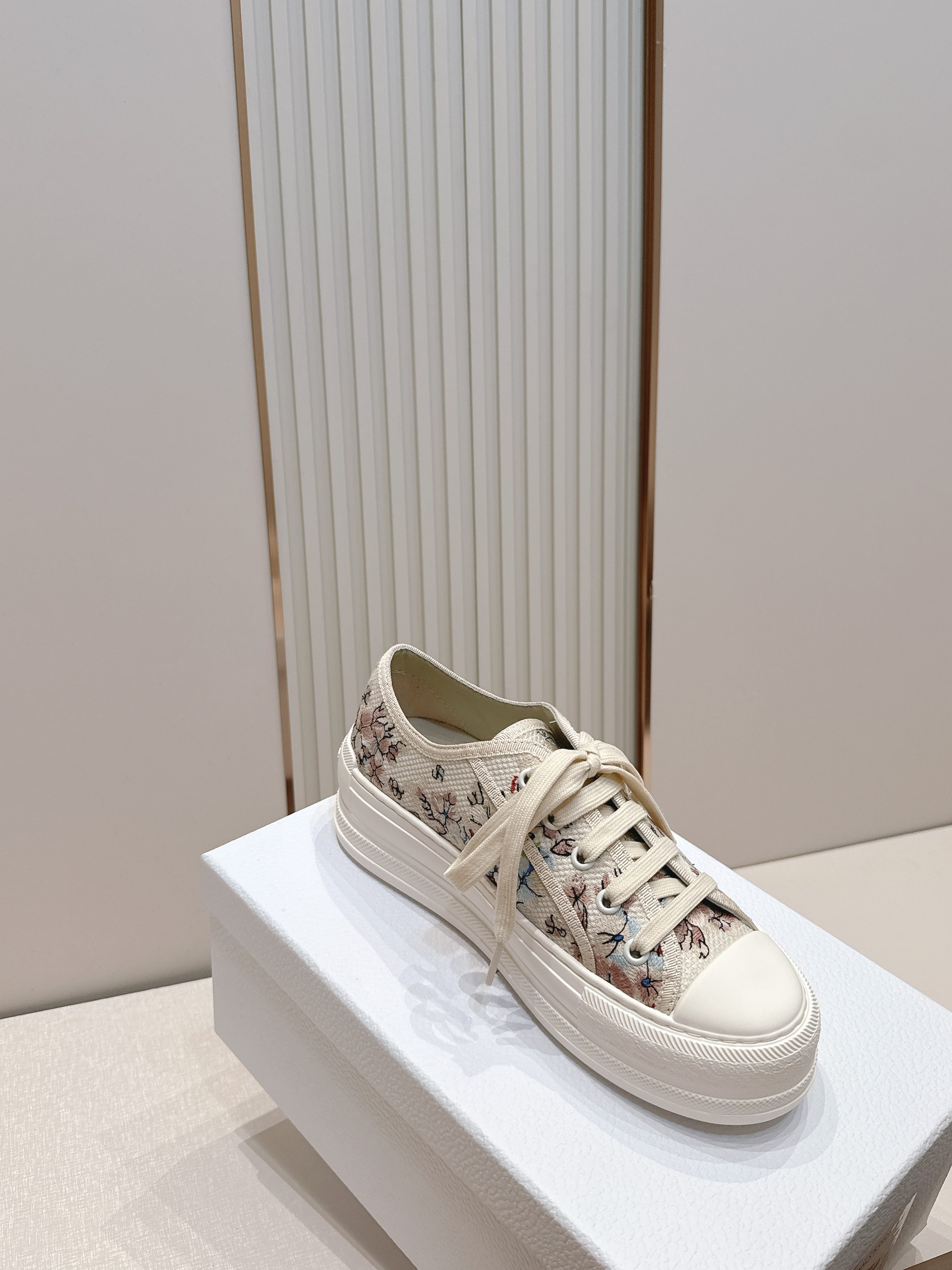 2026最新色系！ 顶级版本  Dior迪奥Walk'n系列 老花 刺绣 厚底帆布鞋 休闲鞋  全新升级