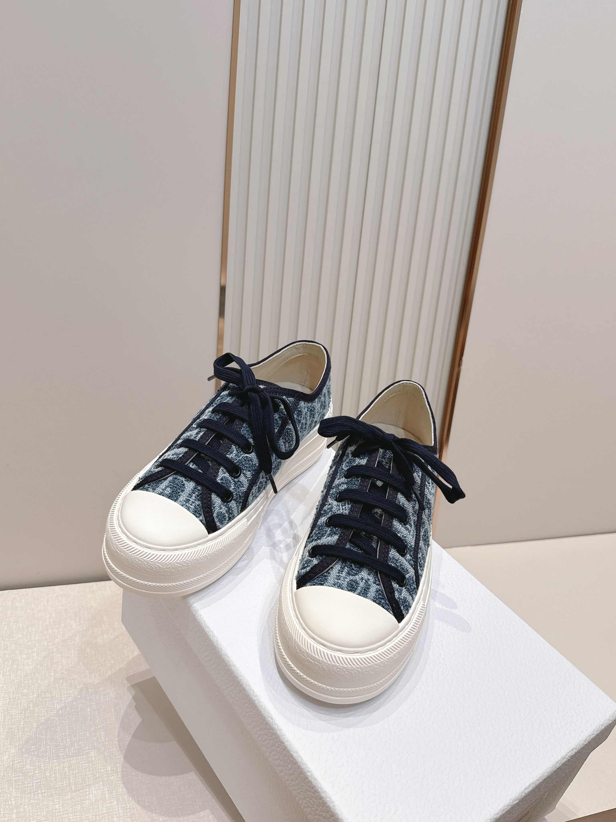 2026最新色系！ 顶级版本  Dior迪奥Walk'n系列 老花 刺绣 厚底帆布鞋 休闲鞋  全新升级