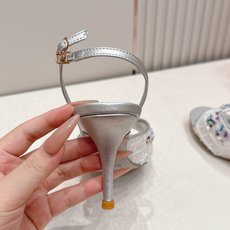 代购级Red chamber 26/夏季新款 花卉刺绣 高跟凉鞋✨RC这款金高跟凉鞋,鞋面采用精致花卉刺 代购级Red chamber 26/夏季新款 花卉刺绣 高跟凉鞋✨RC这款金高跟凉鞋,鞋面采用精致花卉刺
