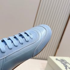 顶版 男士+10Burberry 巴宝莉 2026最新休闲 德训鞋 一款看着温柔又舒服的德训鞋继202 顶版 男士+10Burberry 巴宝莉 2026最新休闲 德训鞋 一款看着温柔又舒服的德训鞋继202