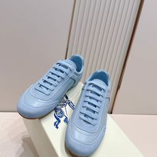 顶版 男士+10Burberry 巴宝莉 2026最新休闲 德训鞋 一款看着温柔又舒服的德训鞋继202 顶版 男士+10Burberry 巴宝莉 2026最新休闲 德训鞋 一款看着温柔又舒服的德训鞋继202