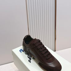顶版 男士+10Burberry 巴宝莉 2026最新休闲 德训鞋 一款看着温柔又舒服的德训鞋继202 顶版 男士+10Burberry 巴宝莉 2026最新休闲 德训鞋 一款看着温柔又舒服的德训鞋继202