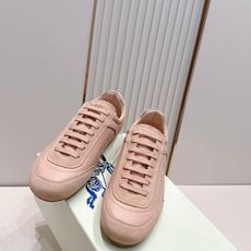 顶版 男士+10Burberry 巴宝莉 2026最新休闲 德训鞋 一款看着温柔又舒服的德训鞋继202 顶版 男士+10Burberry 巴宝莉 2026最新休闲 德训鞋 一款看着温柔又舒服的德训鞋继202