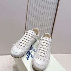 顶版 男士+10Burberry 巴宝莉 2026最新休闲 德训鞋 一款看着温柔又舒服的德训鞋继202 顶版 男士+10Burberry 巴宝莉 2026最新休闲 德训鞋 一款看着温柔又舒服的德训鞋继202
