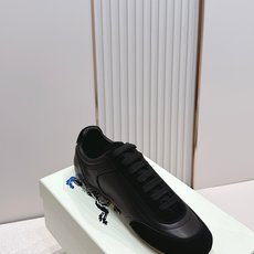 顶版 男士+10Burberry 巴宝莉 2026最新休闲 德训鞋 一款看着温柔又舒服的德训鞋继202 顶版 男士+10Burberry 巴宝莉 2026最新休闲 德训鞋 一款看着温柔又舒服的德训鞋继202