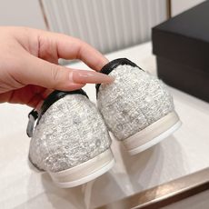 香奈儿Chanel春夏最新款Coco Beach系列玛丽珍平底鞋超多明星网红种草 鞋头采用橡胶材质 和鞋 香奈儿Chanel春夏最新款Coco Beach系列玛丽珍平底鞋超多明星网红种草 鞋头采用橡胶材质 和鞋
