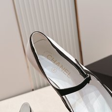 香奈儿Chanel春夏最新款Coco Beach系列玛丽珍平底鞋超多明星网红种草 鞋头采用橡胶材质 和鞋 香奈儿Chanel春夏最新款Coco Beach系列玛丽珍平底鞋超多明星网红种草 鞋头采用橡胶材质 和鞋