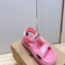 MOON BOOT 夏日多巴胺 沙滩凉鞋 风卷着青草与花香漫过来蝉鸣轻轻响起 *(⑅ↁ́ᴗↁ́⑅)♡ MOON BOOT 夏日多巴胺 沙滩凉鞋 风卷着青草与花香漫过来蝉鸣轻轻响起 *(⑅ↁ́ᴗↁ́⑅)♡