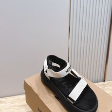MOON BOOT 夏日多巴胺 沙滩凉鞋 风卷着青草与花香漫过来蝉鸣轻轻响起 *(⑅ↁ́ᴗↁ́⑅)♡ MOON BOOT 夏日多巴胺 沙滩凉鞋 风卷着青草与花香漫过来蝉鸣轻轻响起 *(⑅ↁ́ᴗↁ́⑅)♡