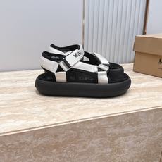 MOON BOOT 夏日多巴胺 沙滩凉鞋 风卷着青草与花香漫过来蝉鸣轻轻响起 *(⑅ↁ́ᴗↁ́⑅)♡ MOON BOOT 夏日多巴胺 沙滩凉鞋 风卷着青草与花香漫过来蝉鸣轻轻响起 *(⑅ↁ́ᴗↁ́⑅)♡
