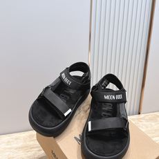 MOON BOOT 夏日多巴胺 沙滩凉鞋 风卷着青草与花香漫过来蝉鸣轻轻响起 *(⑅ↁ́ᴗↁ́⑅)♡ MOON BOOT 夏日多巴胺 沙滩凉鞋 风卷着青草与花香漫过来蝉鸣轻轻响起 *(⑅ↁ́ᴗↁ́⑅)♡