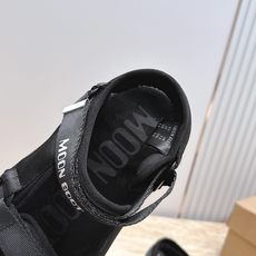 MOON BOOT 夏日多巴胺 沙滩凉鞋 风卷着青草与花香漫过来蝉鸣轻轻响起 *(⑅ↁ́ᴗↁ́⑅)♡ MOON BOOT 夏日多巴胺 沙滩凉鞋 风卷着青草与花香漫过来蝉鸣轻轻响起 *(⑅ↁ́ᴗↁ́⑅)♡