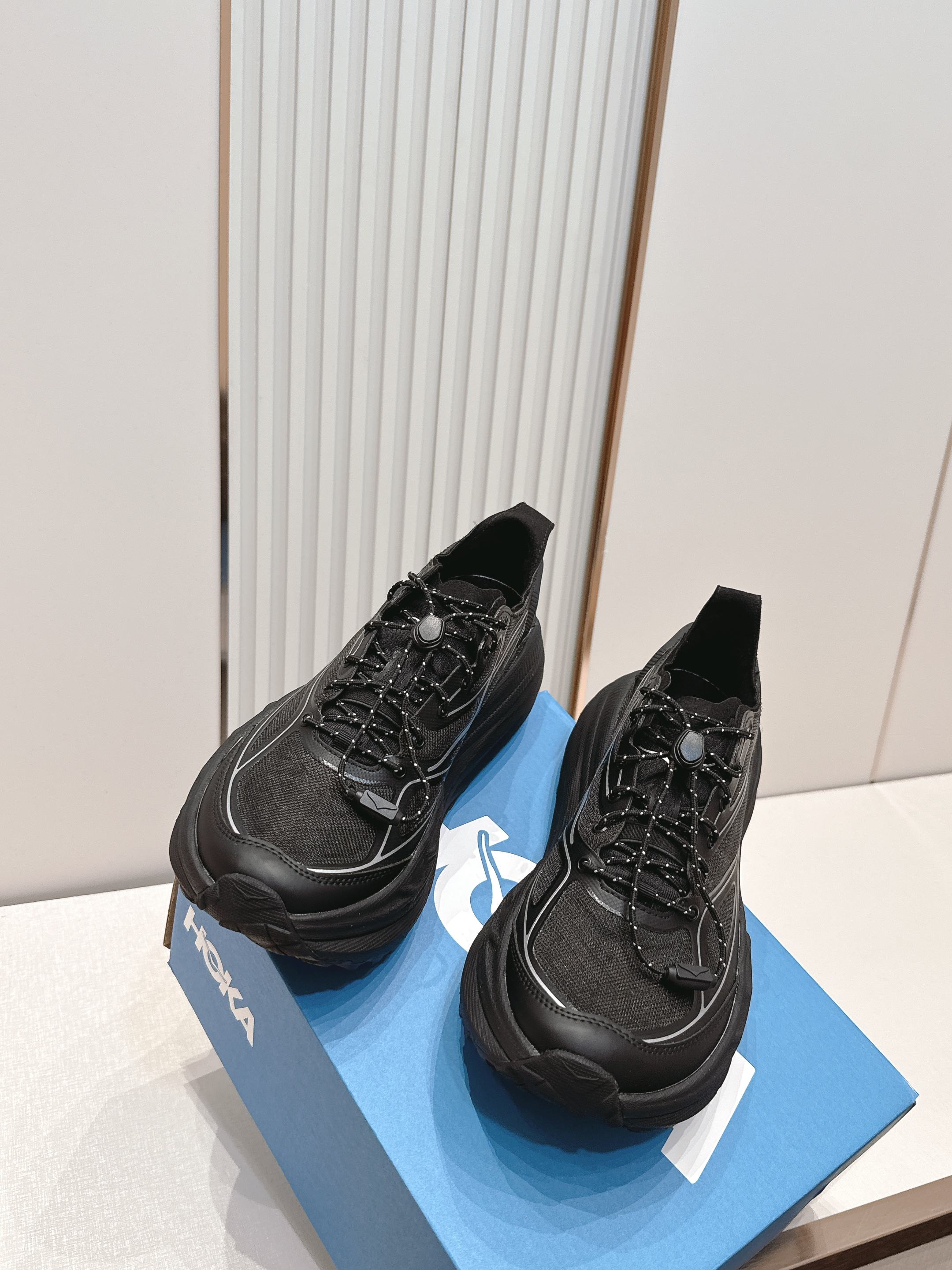 HOKA小众26vs春夏情侣爆款休闲系列……【情侣厚底休闲鞋】 💥 HOKA由设计师E HOKA小众26vs春夏情侣爆款休闲系列……【情侣厚底休闲鞋】 💥 HOKA由设计师E