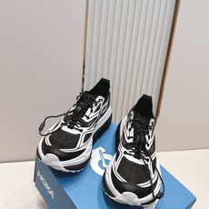 HOKA小众26vs春夏情侣爆款休闲系列……【情侣厚底休闲鞋】 💥 HOKA由设计师E HOKA小众26vs春夏情侣爆款休闲系列……【情侣厚底休闲鞋】 💥 HOKA由设计师E