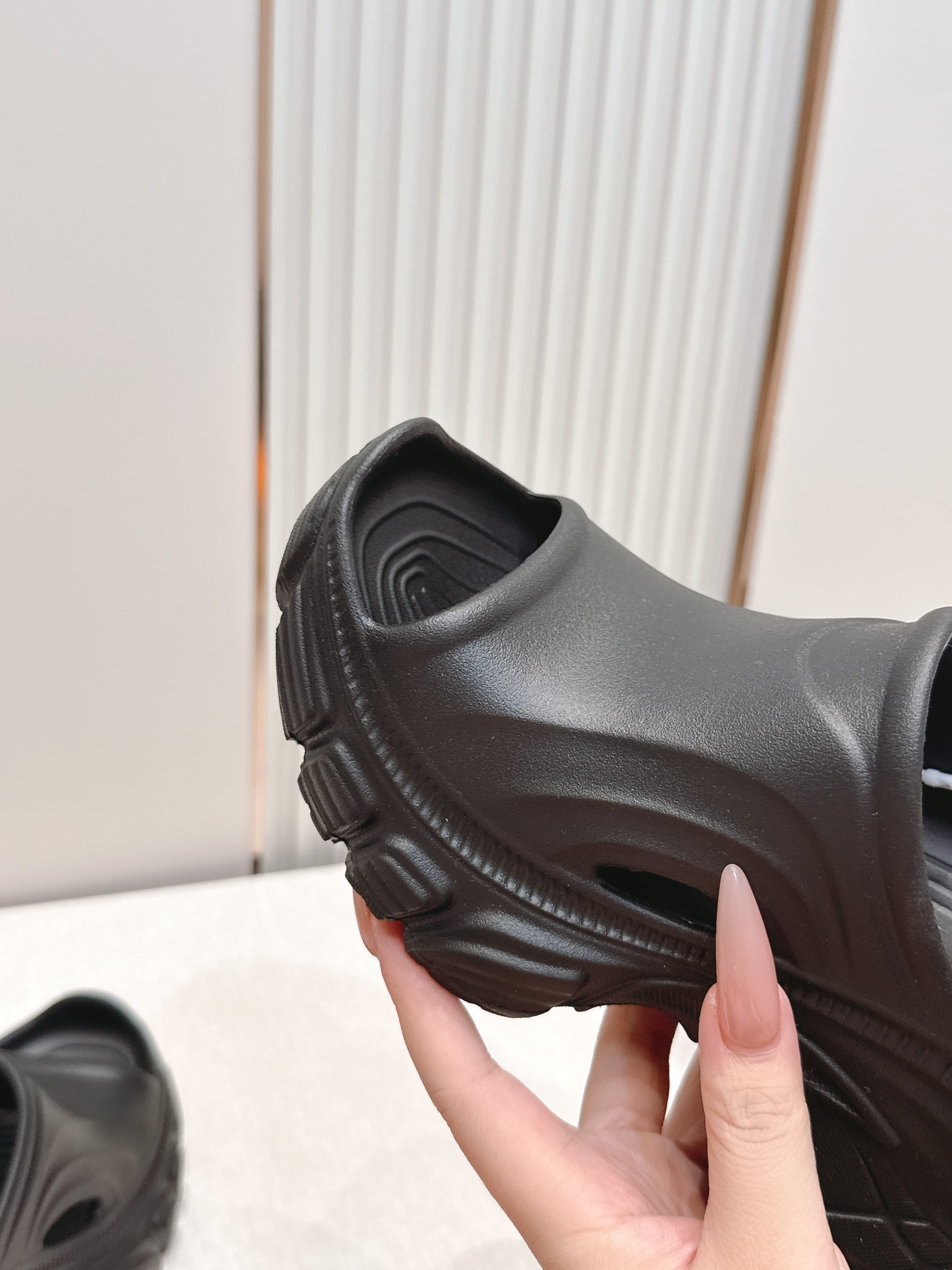 Balenciaga x Crocs巴黎世家联名洞洞鞋 最新春夏爆款松糕凉拖系列▪️原版开模EVA橡塑一