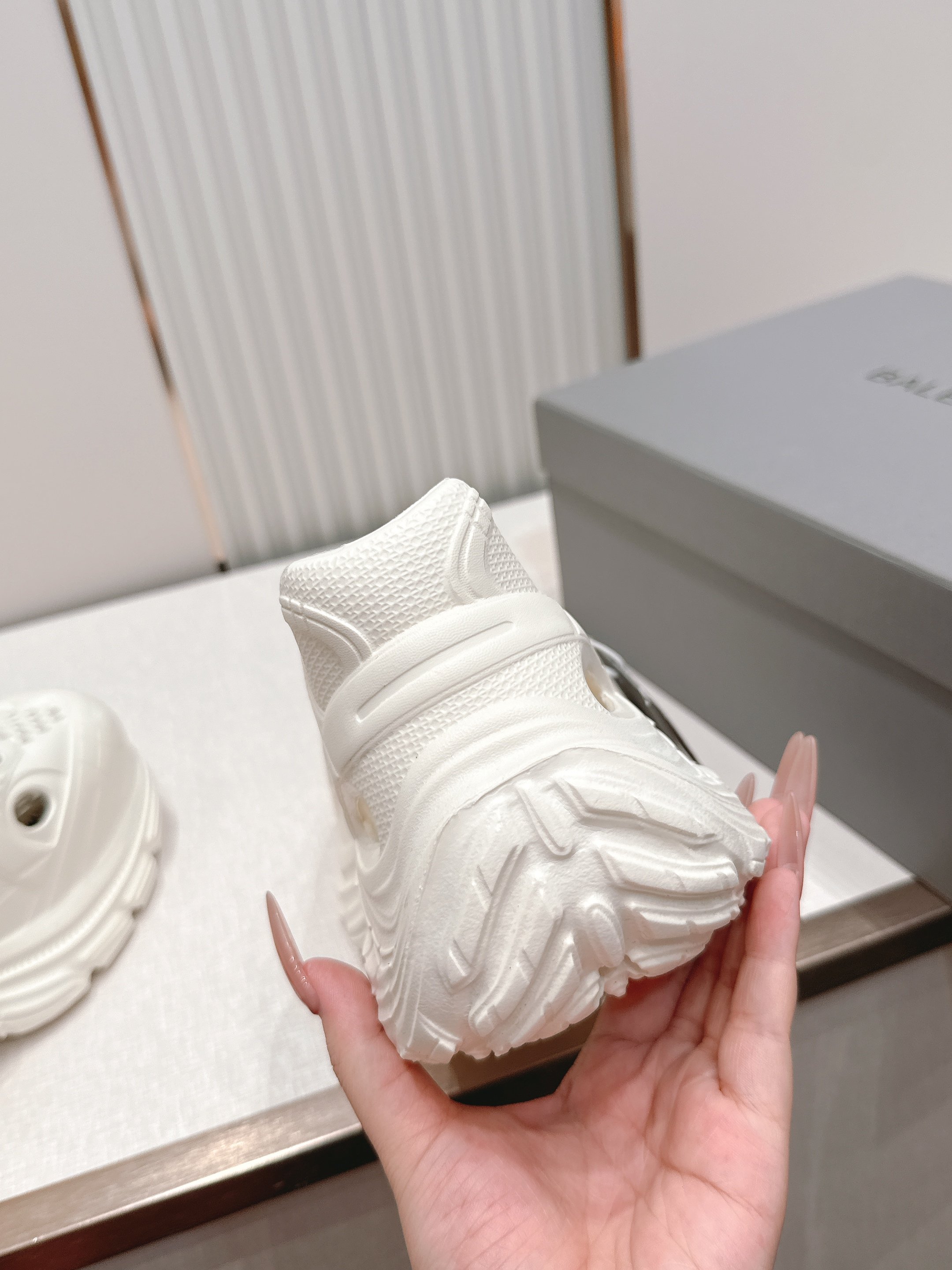 Balenciaga x Crocs巴黎世家联名洞洞鞋 最新春夏爆款松糕凉拖系列▪️原版开模EVA橡塑一