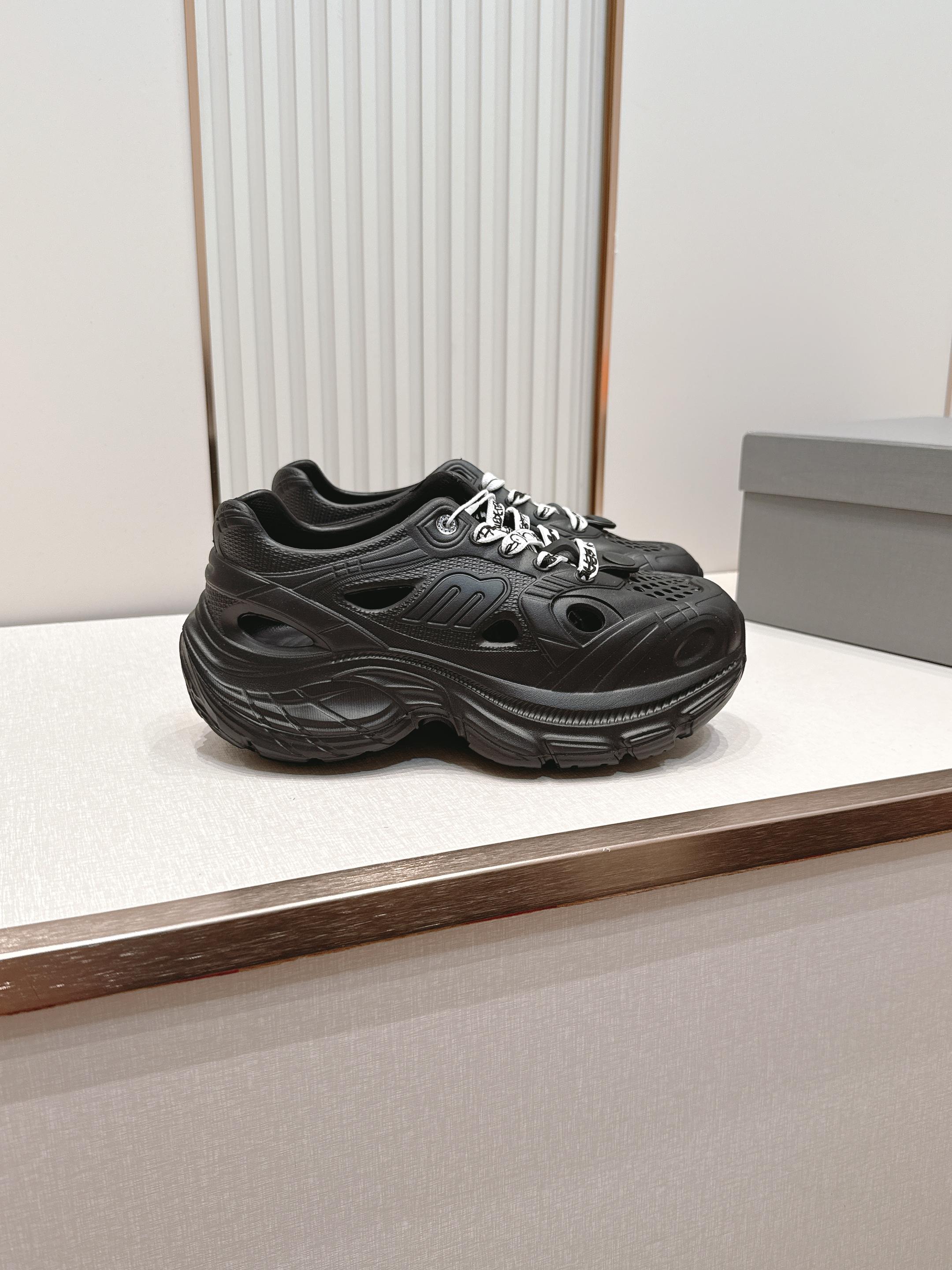 Balenciaga x Crocs巴黎世家联名洞洞鞋 最新春夏爆款松糕凉拖系列▪️原版开模EVA橡塑一