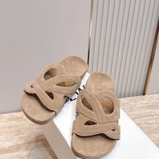 情侣款 罗意威LOEWE 2026夏季限量版的拖鞋,搭配春夏最火的色调,真正的休闲时尚拖,加若隐若现的美 情侣款 罗意威LOEWE 2026夏季限量版的拖鞋,搭配春夏最火的色调,真正的休闲时尚拖,加若隐若现的美
