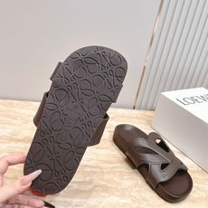 情侣款 罗意威LOEWE 2026夏季限量版的拖鞋,搭配春夏最火的色调,真正的休闲时尚拖,加若隐若现的美 情侣款 罗意威LOEWE 2026夏季限量版的拖鞋,搭配春夏最火的色调,真正的休闲时尚拖,加若隐若现的美