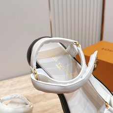 LV路易威登 L家 驴牌 魔术贴 老花 厚底 凉鞋 LV Isola凉鞋,选用优质小牛皮,搭配经典金属L LV路易威登 L家 驴牌 魔术贴 老花 厚底 凉鞋 LV Isola凉鞋,选用优质小牛皮,搭配经典金属L
