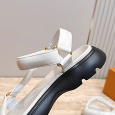 LV路易威登 L家 驴牌 魔术贴 老花 厚底 凉鞋 LV Isola凉鞋,选用优质小牛皮,搭配经典金属L LV路易威登 L家 驴牌 魔术贴 老花 厚底 凉鞋 LV Isola凉鞋,选用优质小牛皮,搭配经典金属L