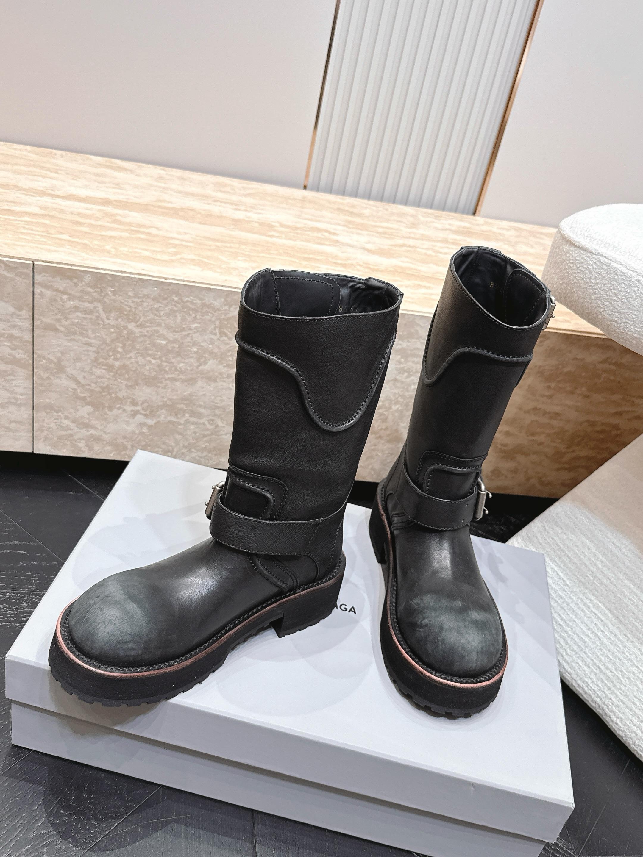 BALENCIAGA巴黎世家2026vs早秋新款靴子系列……【圆头复古厚底中靴】巴黎世家今年又出战靴！胖